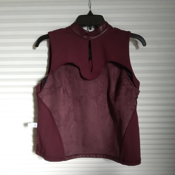 ☆NWT☆ Mark New York Burgundy Faux Leather Sleeveless Top Mock Neck With Keyhole - Picture 9 of 12